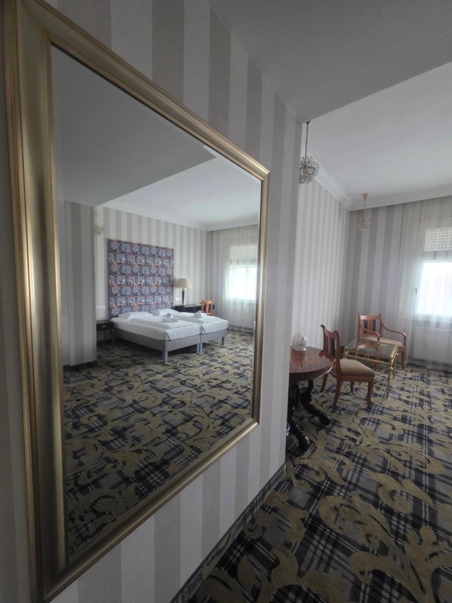 Pannonia 1893 Premium Hotel Sopron Exterior photo